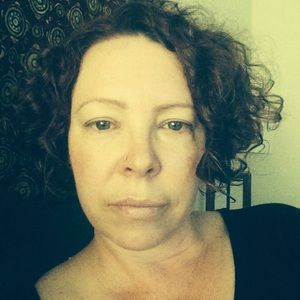 Meet your Posher, Lara